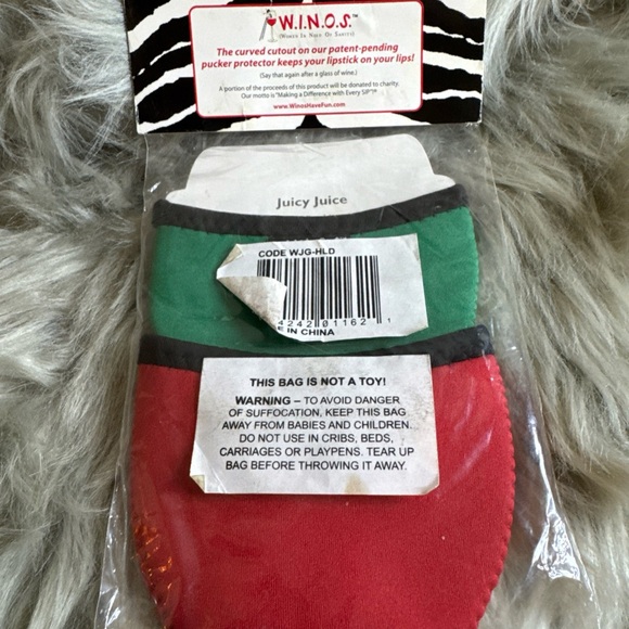 WINOS Gloveie Wine Glass Cool Sleeves Girlfriends Gift Women In Need Of Sanity - Picture 4 of 5